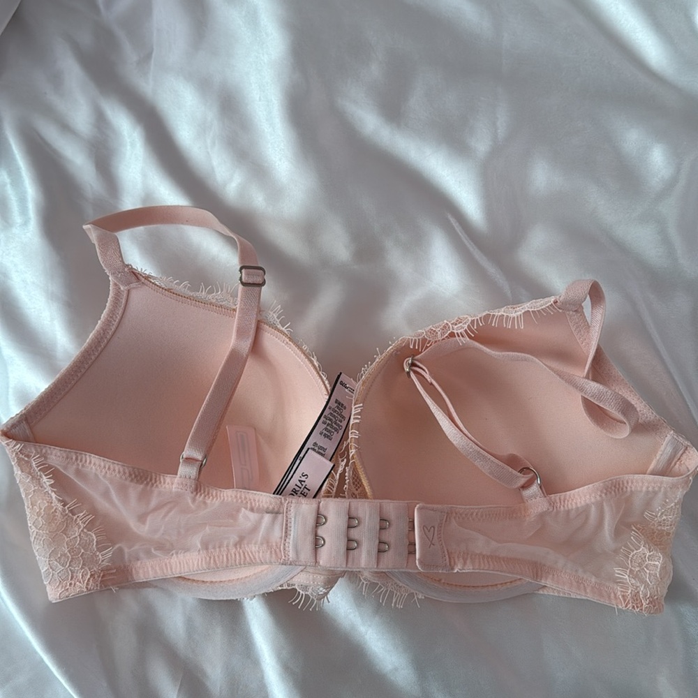 Victoria’s Secret Dream Angels Lace Push Up Bra Light Soft Pink Size 32D NWOT - Picture 2 of 3